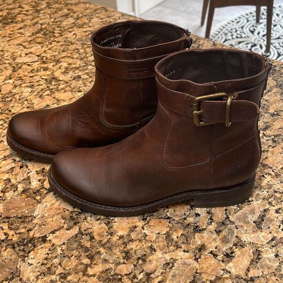 Frye Shoes - Frye chocolate leather short boot booties 7
